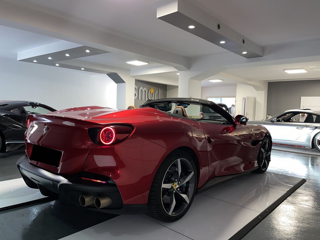 Ferrari Portofino | předváděcí auto | skladem | od autorizovaného prodejce | super cena | top stav | max výbava | online nákup | online prodej | autoibuy.com